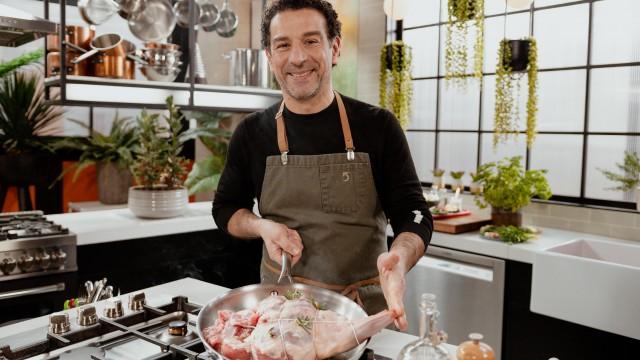 Rôti d'agneau à l'ail et au romarin / Oignons cipollinis aigre-doux