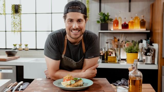 Tomates farcies au fromage parmesan, herbes et riz / Pavés de flétan sauce au beurre