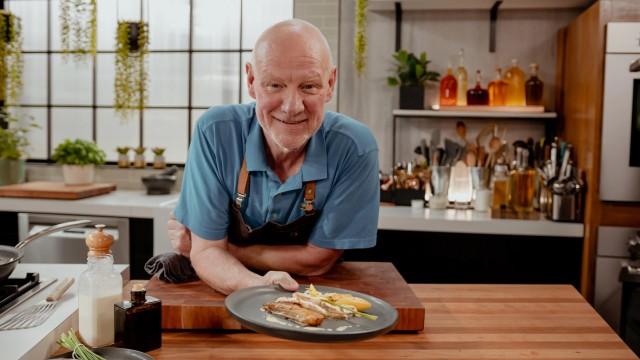 Ailes de raie aux endives caramélisées / Fumet de poissons et crevettes