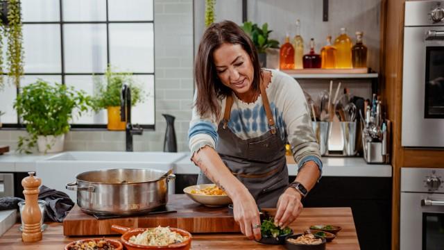 Tajine de légumes et de pruneaux / Couscous aux herbes, aux oignons caramélisés