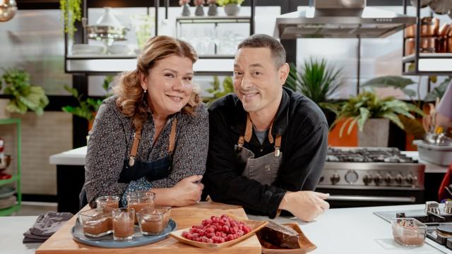 Steak d'entrecôte au poivre et frites maison / Mousse au chocolat et café