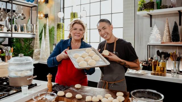Petits pains vapeur au boeuf braisé / Petits pains vapeur (buns)