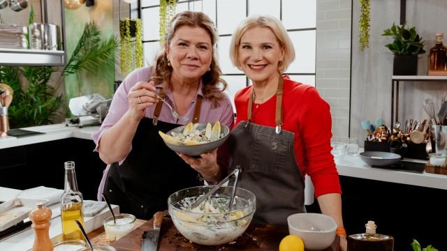 Salade Waldorf pommes et canneberges / Potage de panais et de pommes