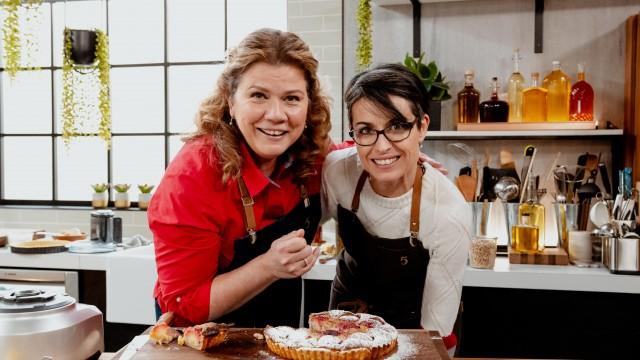 Tarte fine aux poireaux et sauce béchamel / Tarte aux prines, ananas confits et noix