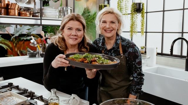 Ciabatta aux excalopes de poulet pannées / Pappardelles aux asperges et au citron