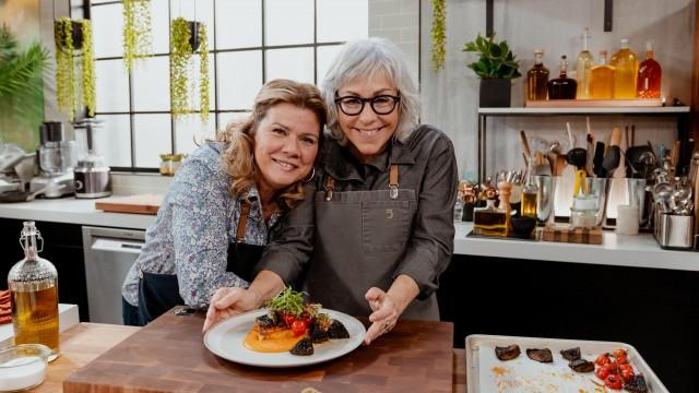Polenta poêlée sauce rosée aux haricots et à l'ail rôti / Portobellos et tomates cerises