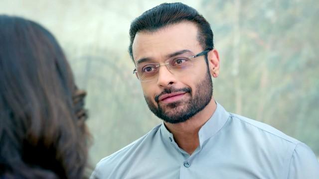Tarun chases Tara