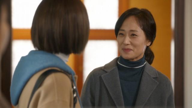 Between Maternal Aunt and Paternal Aunt