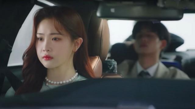 Met her husband! Why did he lie about returning from a business trip?