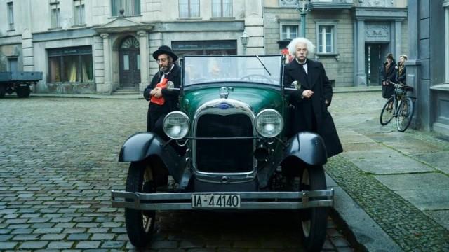 Zuversicht, gutes Aussehen und Einstein