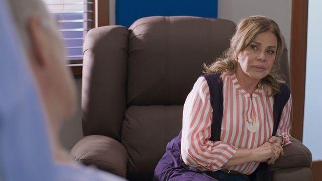 Lorena revela que Manuela es la amante de Leandro