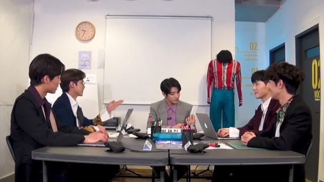 드디어 첫번째 업무! 명함 디자인 공모전 일등은 나야 나~