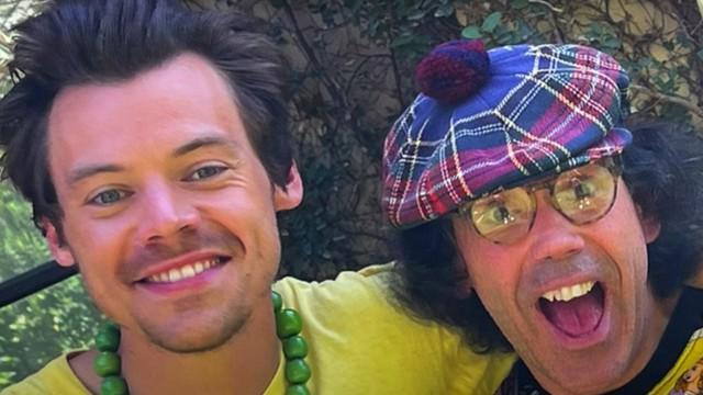 Nardwuar vs. Harry Styles