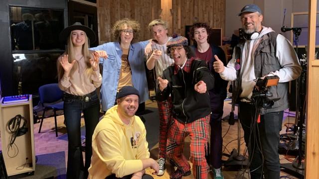 Nardwuar vs. Calpurnia