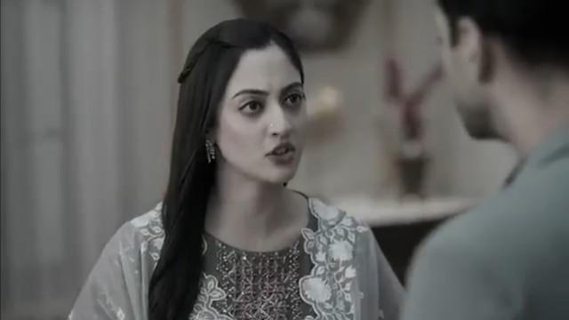 Dua brings Gazal in her feet