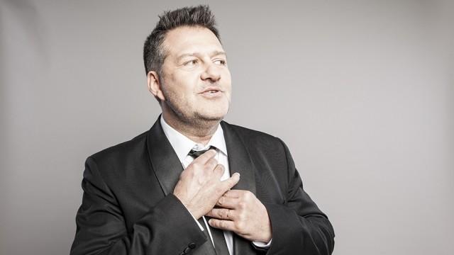 Hadházi László - Nekünk áll a zászló