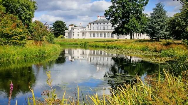 Frogmore House: Royal Retreat