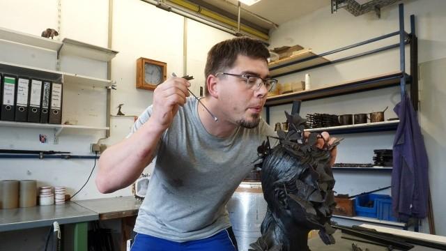 Wie man eine Skulptur aus Bronze gießt