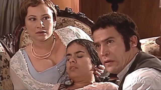 Teresita cae al río