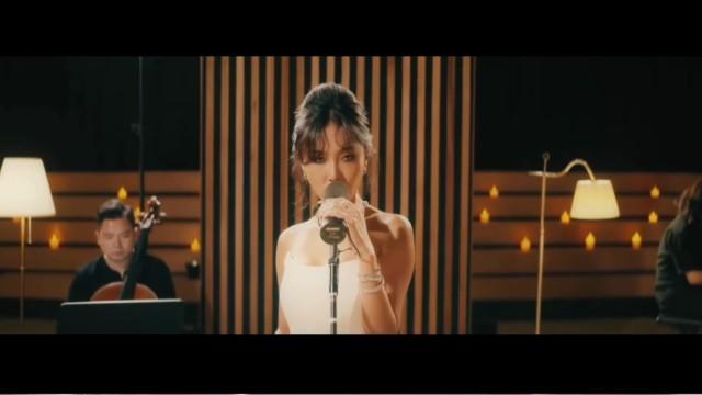 [Special] Walk On By (Cover by Hwasa)