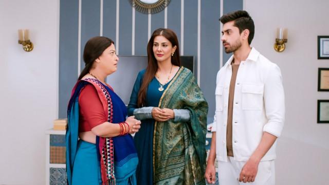 Naina Envies Koyel?