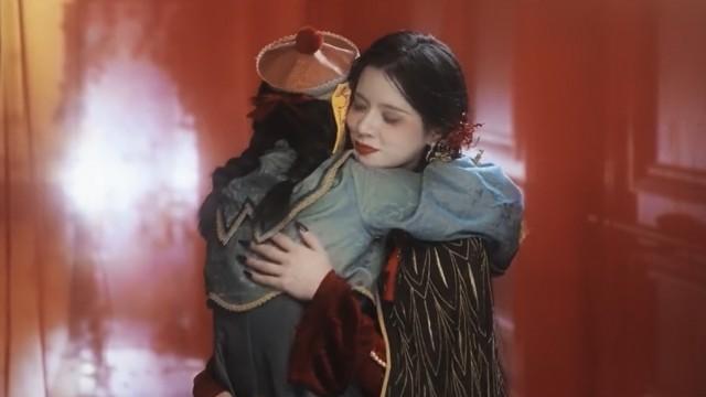 Help! I was kidnapped by a beautiful vampire!