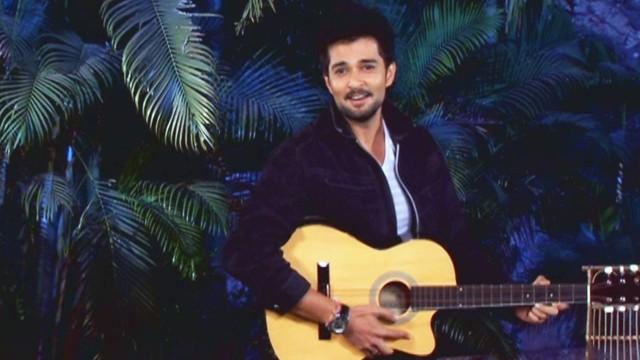 Aditya Sings for Priya