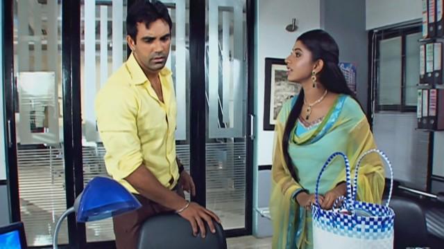 Vidya Visits Gaurav's Office