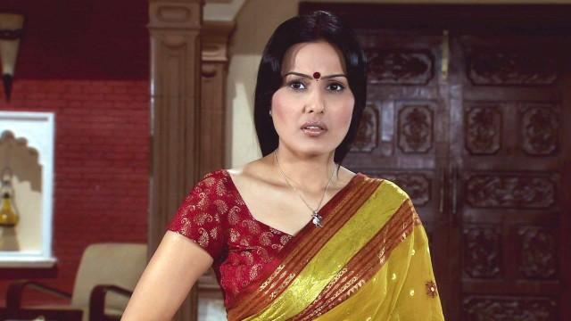 Uttara, Priya Have An Argument