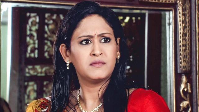 Why Is Devyani In Tears?