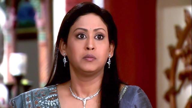 Devyani Defends Bauji