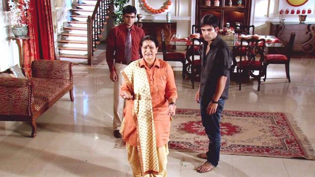 Karan Goes Missing