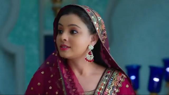 Kaynaat tries to expose Gazal and Malika