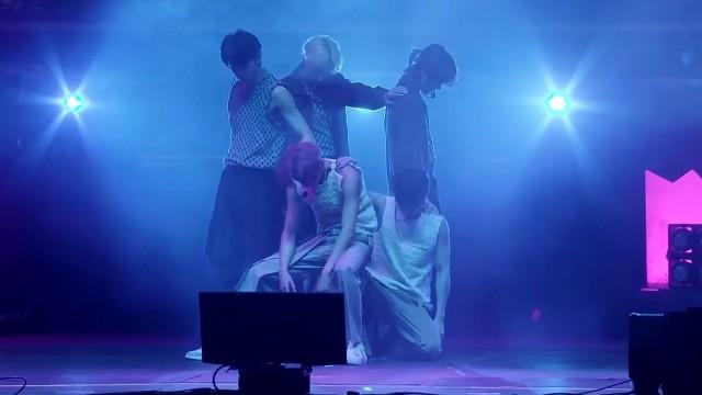 'Tinnitus (돌멩이가 되고 싶어)' stage @ Lollapalooza 2023 - TXT (투모로우바이투게더)