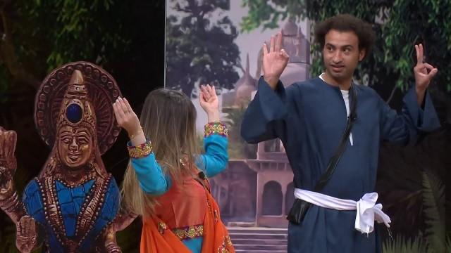 Hindi Khan