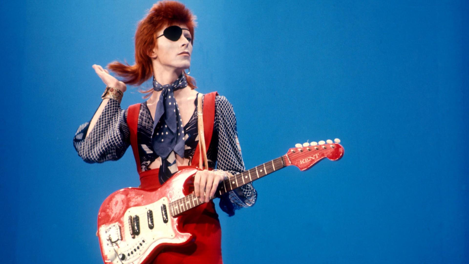 Imagine... David Bowie Cracked Actor