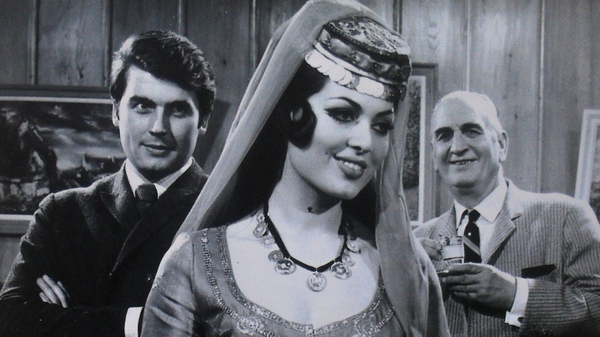  Kahveci Güzeli