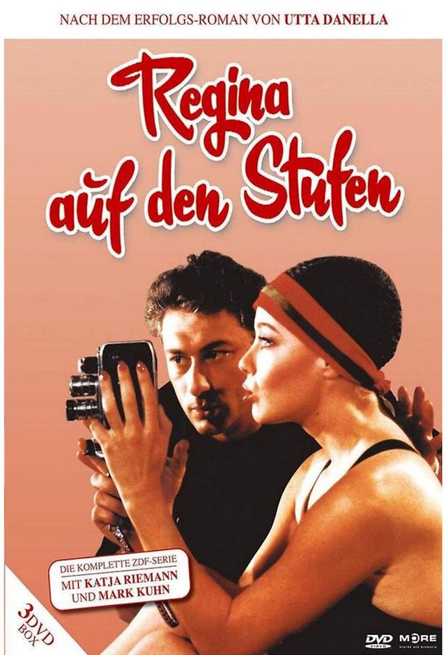 Regina auf den Stufen