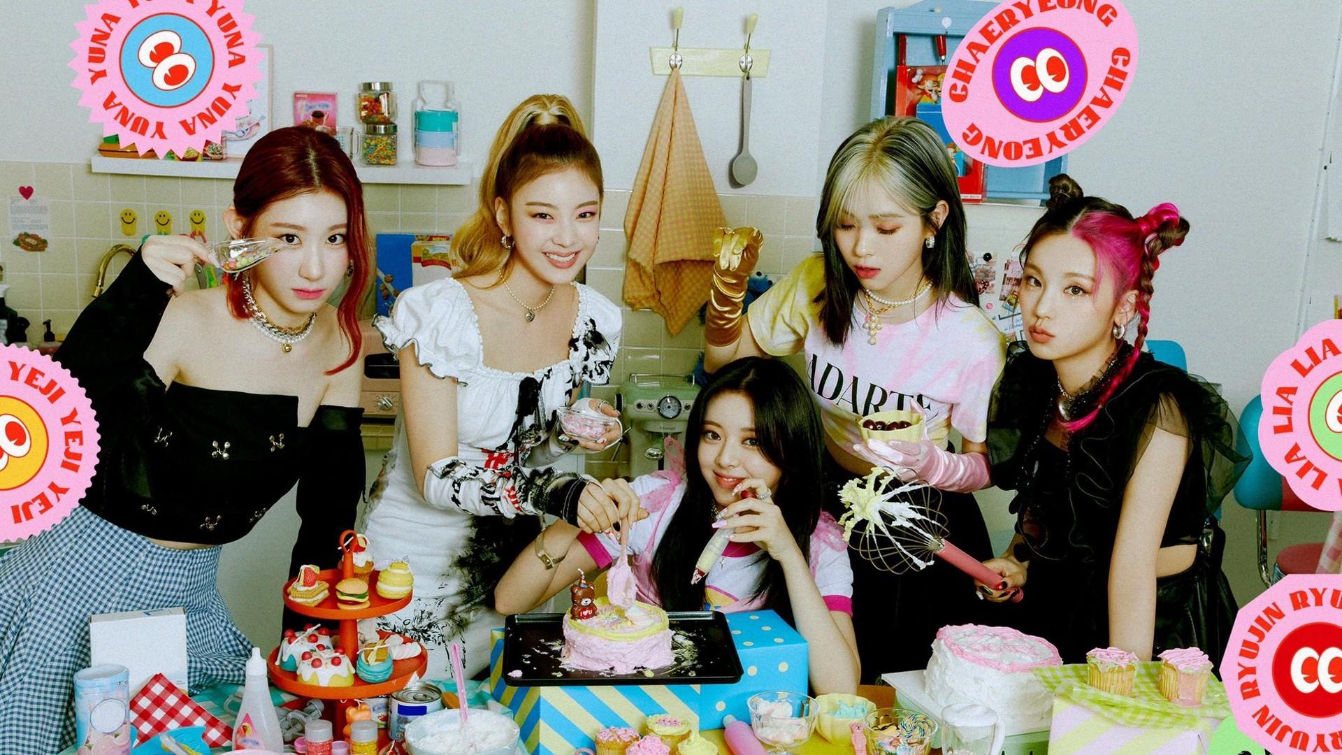 ITZY "LOCO" BEHIND