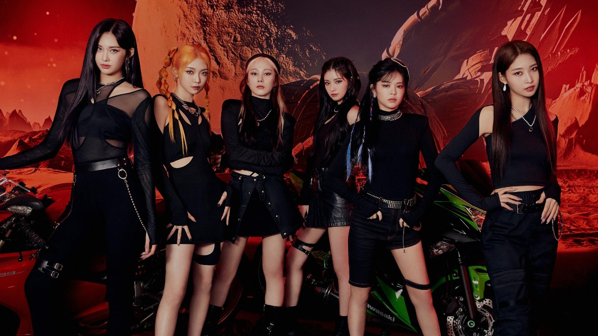 EVERGLOW's PICK