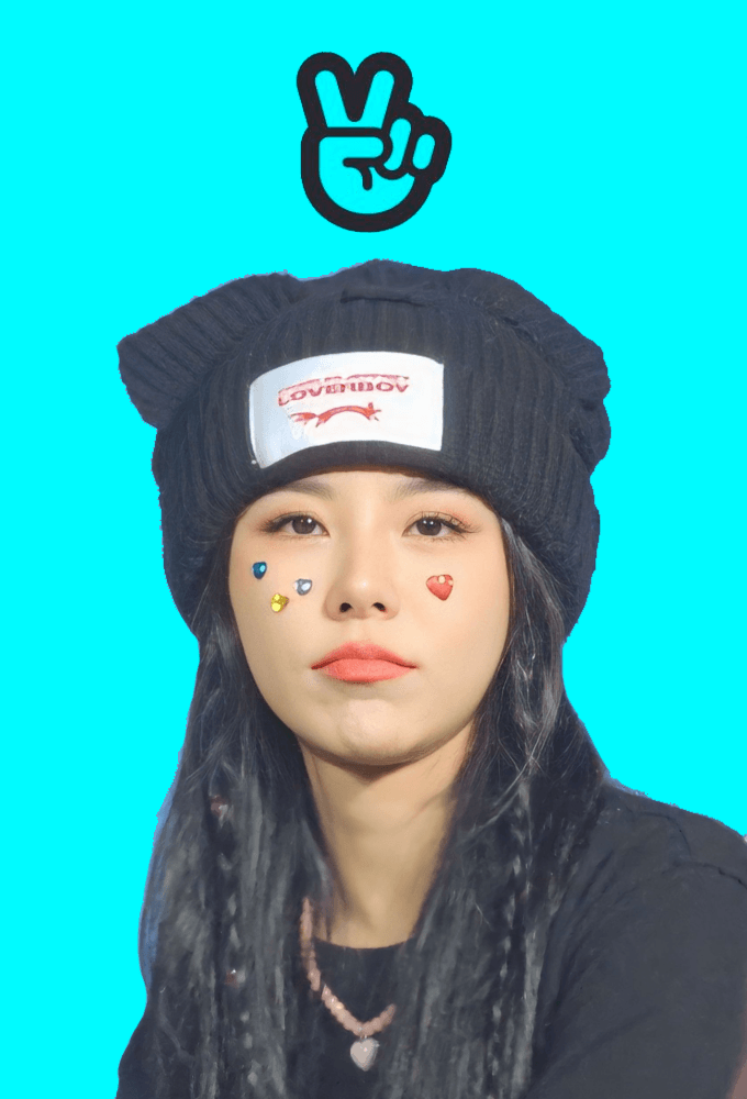 Whee In vLive show