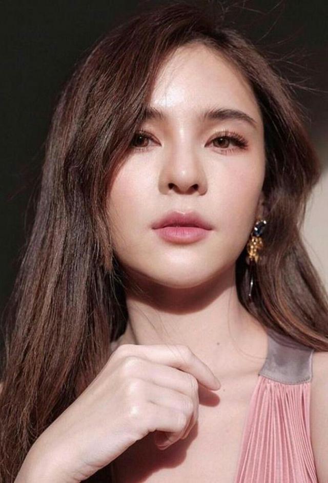 Aom Sushar
