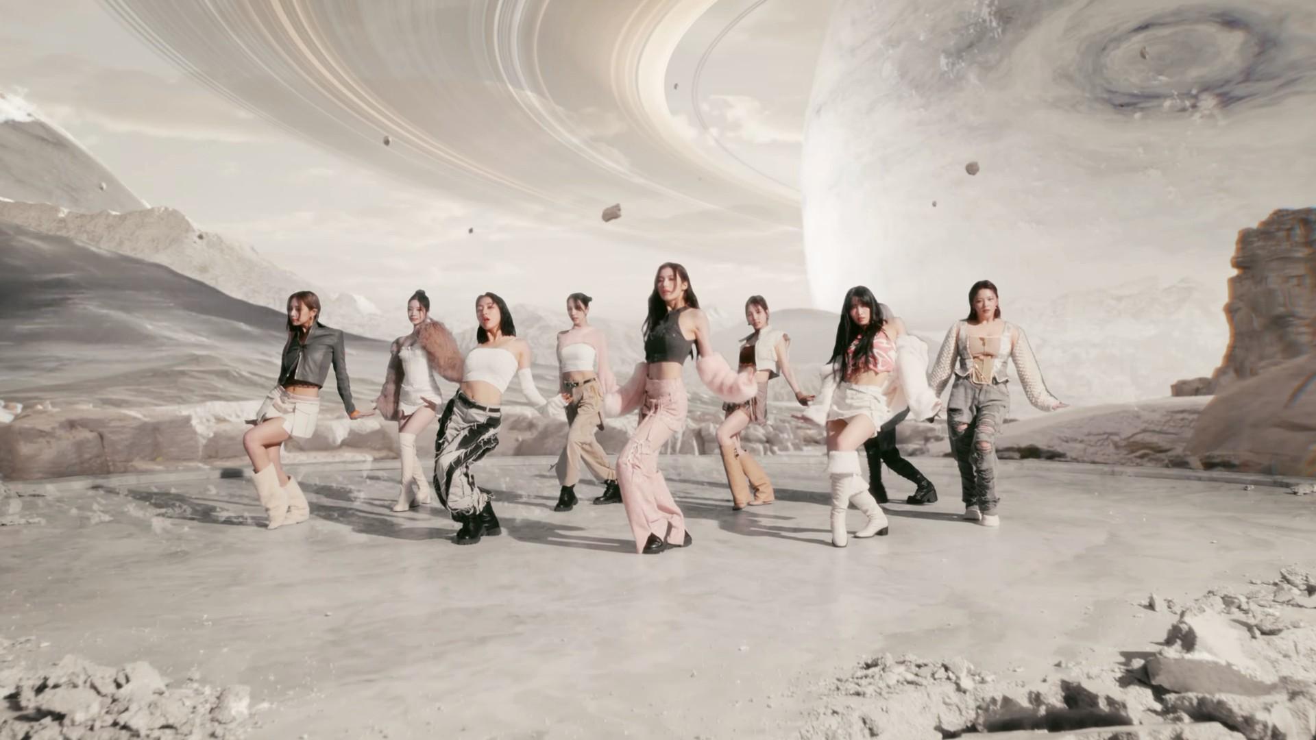 TWICE "SET ME FREE"