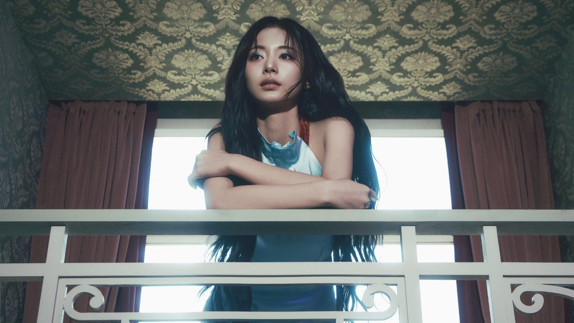 TWICE: All abouTZU