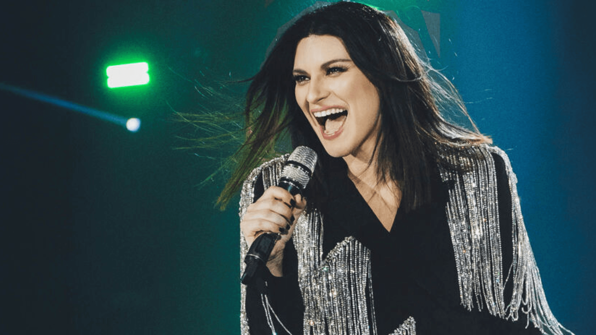 Laura 30 World Tour