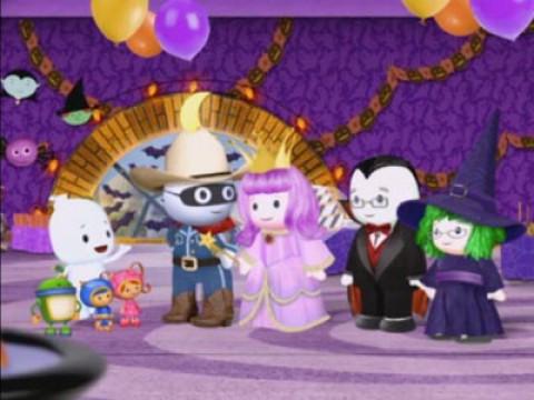 The Ghost Family Costume Party