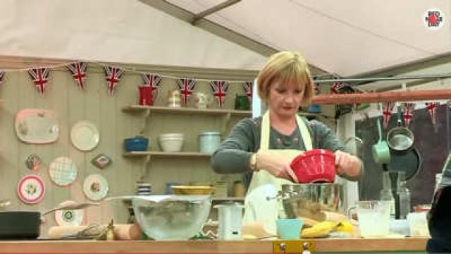 The Great Sport Relief Bake Off 2014 (2)
