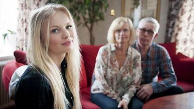 Elin, 14 år: Jag kallar pappa för bankomaten