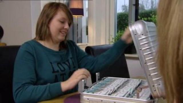 Filippa glömmer lunchmat till föräldrarna