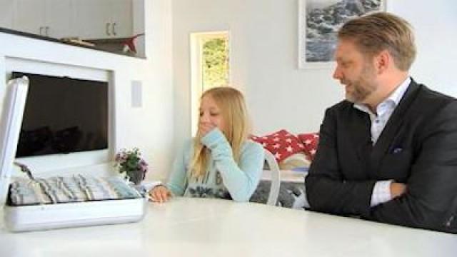 Tonårsbossen Elin ger sig själv 15 000 kronor i månadspeng